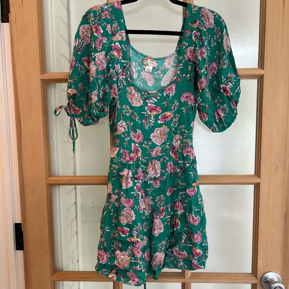 Adorable Green B.O.G. Collective Ruffle Dress Size Small